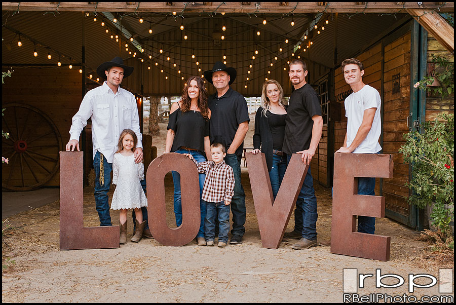 Corona Christmas picture photography | Corona family portrait photography